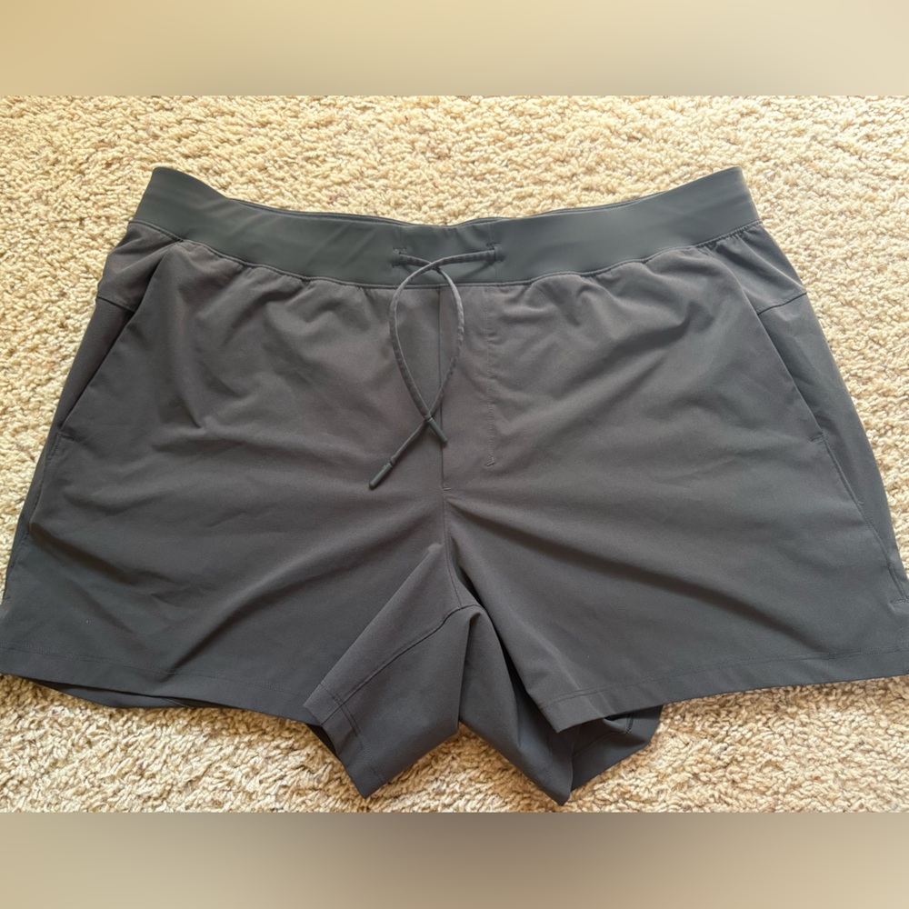 Lululemon Zeroed In Short 5” Slash